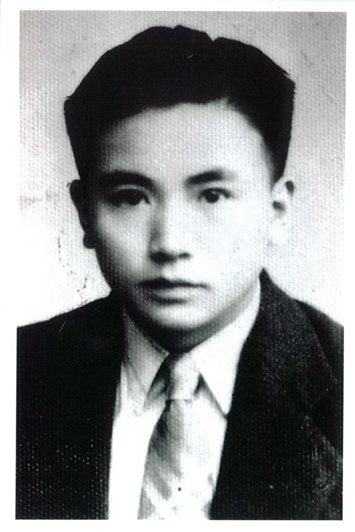 異端的勇氣:圖二:十七歲時的少年韋政通。(水牛出版社提供) 異端的勇氣:圖二:十七歲時的少年韋政通。(水牛出版社提供)
