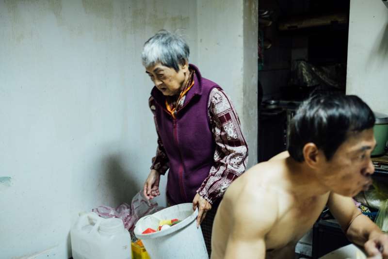 板橋浮州大觀社區住戶陶建中與母親素香(大觀自救會提供) 板橋浮州大觀社區住戶陶建中與母親素香(大觀自救會提供)
