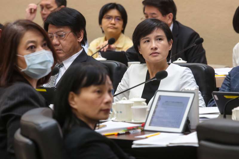 20181222-文化部長鄭麗君、促轉會代理主委楊翠22日出席「監察院107年巡察行政院會議」。(顏麟宇攝) 20181222-文化部長鄭麗君、促轉會代理主委楊翠22日出席「監察院107年巡察行政院會議」。(顏麟宇攝)