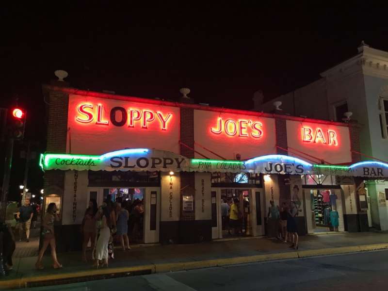 同場加映:海明威生前最喜歡去的酒吧– Sloppy Joe’s Bar(圖/kkday) 同場加映:海明威生前最喜歡去的酒吧– Sloppy Joe’s Bar(圖/kkday)