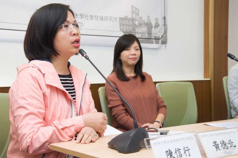 20190111-「勿假少子化之名,行整肅異己之實:教育部應駁回社發所停招案」記者會,立法委員、社發所校友林淑芬。(甘岱民攝) 20190111-「勿假少子化之名,行整肅異己之實:教育部應駁回社發所停招案」記者會,立法委員、社發所校友林淑芬。(甘岱民攝)