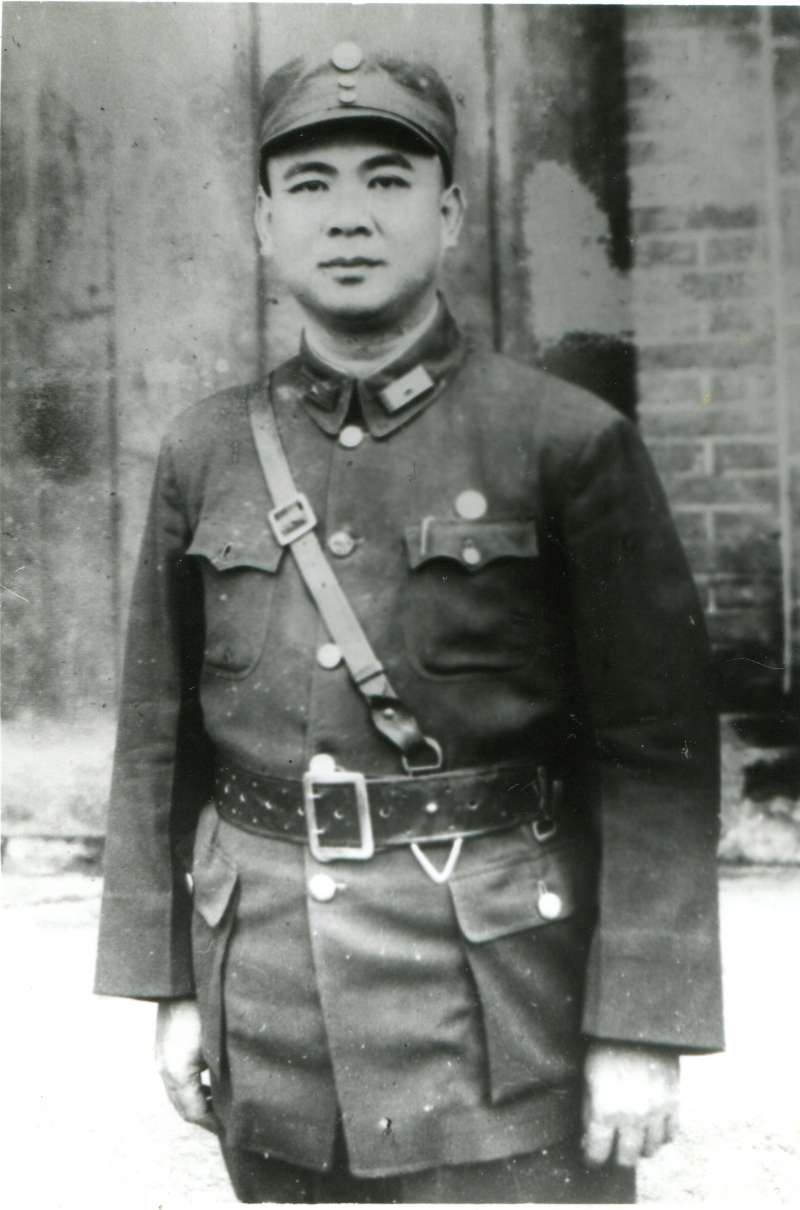 金元鳳的台灣兄弟李友邦,在抗戰時同樣也是一身的中華民國國軍裝扮,他們兩人可都是黃埔軍校的學長學弟。(曾東昇提供) 金元鳳的台灣兄弟李友邦,在抗戰時同樣也是一身的中華民國國軍裝扮,他們兩人可都是黃埔軍校的學長學弟。(曾東昇提供)