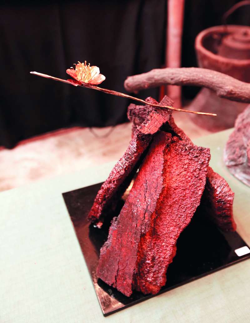 轉向銅雕藝術的吳宗霖,作品備受國際關注。(郭晉瑋攝) 轉向銅雕藝術的吳宗霖,作品備受國際關注。(郭晉瑋攝)