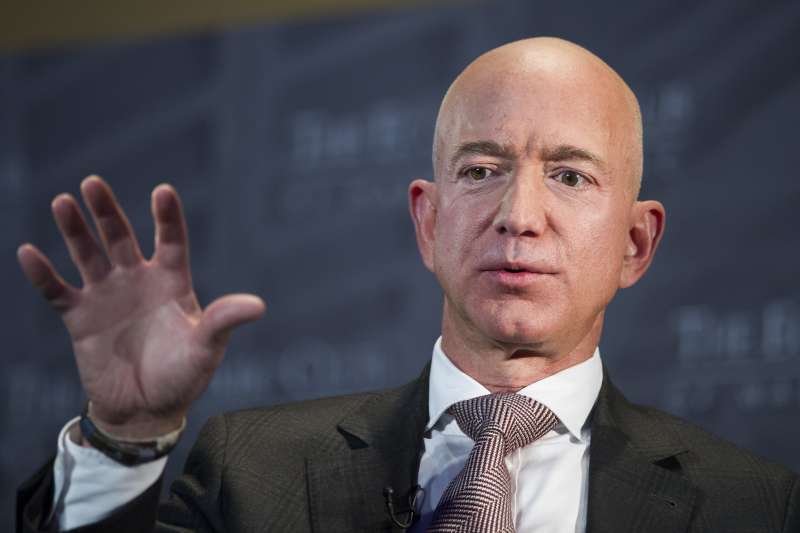 美國電商龍頭亞馬遜創辦人貝佐斯(Jeff Bezos)(AP) 美國電商龍頭亞馬遜創辦人貝佐斯(Jeff Bezos)(AP)