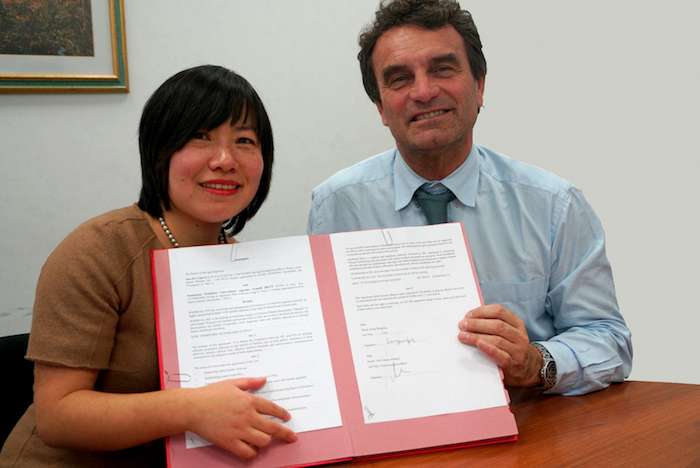傑美利大學醫院基金會與中歐之橋簽署Healthland Italy合作協議。(曾廣儀攝) 傑美利大學醫院基金會與中歐之橋簽署Healthland Italy合作協議。(曾廣儀攝)