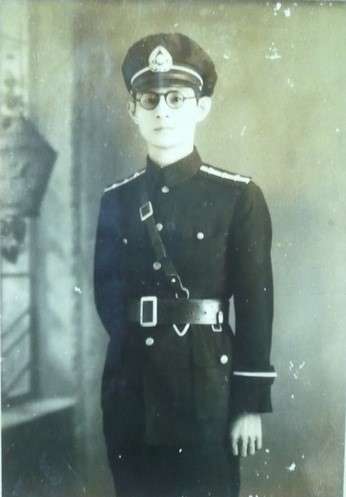 黃振三在二二八事變當年奉派屏東市警局司法科主辦司法業務。(黃映溓提供) 黃振三在二二八事變當年奉派屏東市警局司法科主辦司法業務。(黃映溓提供)