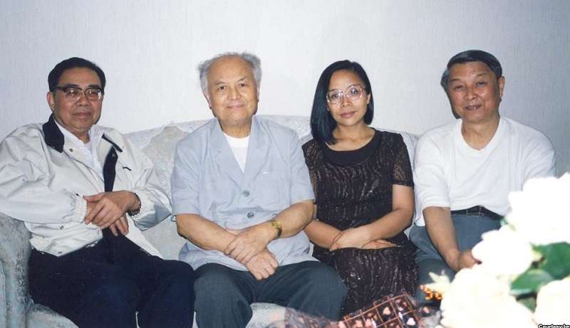 李銳(左二)與何清漣(左三) (何清漣提供∕VOA) 李銳(左二)與何清漣(左三) (何清漣提供∕VOA)