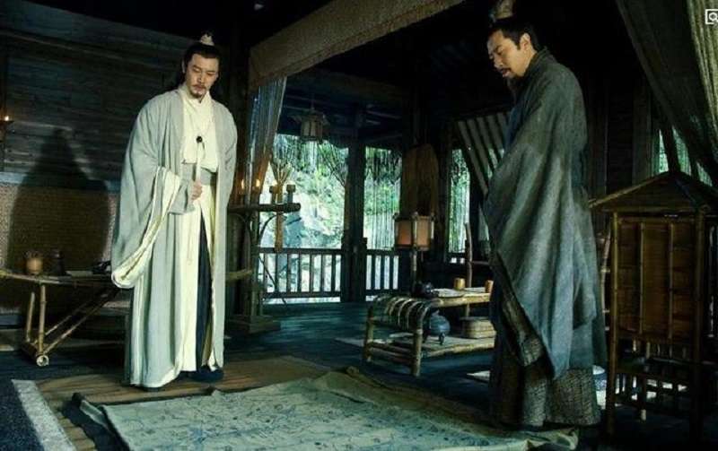 諸葛亮與劉備談天下大勢/《三國演義》劇照 諸葛亮與劉備談天下大勢/《三國演義》劇照