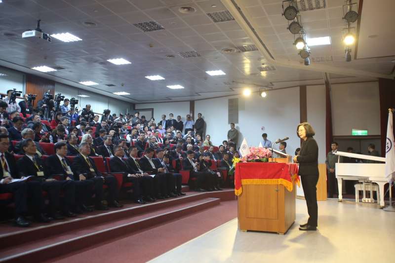 總統蔡英文說，國艦國造把軍方和民間的技術結合起來，互惠互利，整個造船產業會越來越好。（圖／台船公司提供）