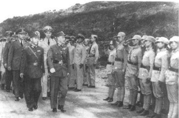 蔣介石任命戴笠為軍統局副局長,負責指揮情報員執行任務。(圖/維基百科) 蔣介石任命戴笠為軍統局副局長,負責指揮情報員執行任務。(圖/維基百科)