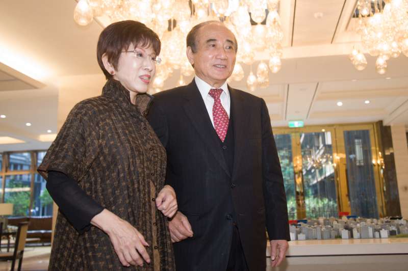 20190328-前立法院長王金平拜訪前往拜訪前國民黨主席洪秀柱,洪秀柱送王金平離開。(甘岱民攝) 20190328-前立法院長王金平拜訪前往拜訪前國民黨主席洪秀柱,洪秀柱送王金平離開。(甘岱民攝)