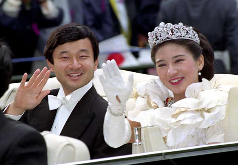 1993年6月9日，日本皇太子明仁與雅子妃結婚。（AP）