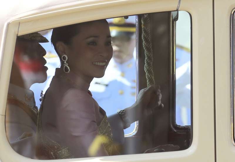 2019年5月4日，泰國國王「拉瑪十世」瓦吉拉隆功（Maha Vajiralongkorn）舉行加冕大典，這是泰王與王后（AP）