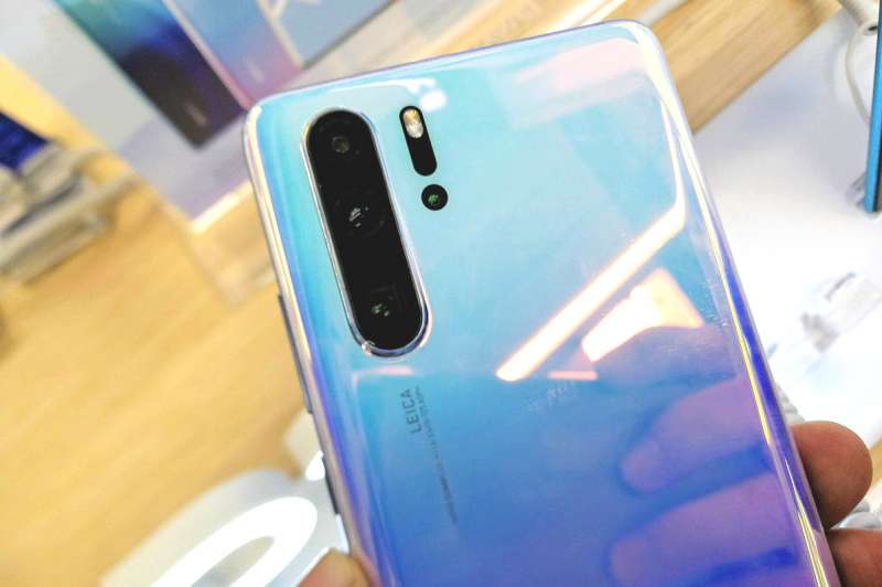 中華電信、台哥大，紛紛宣佈不賣華為新機。圖為華為P30 pro（示意圖/維基百科）