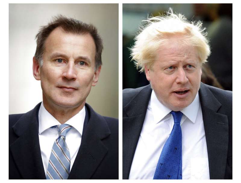 英國現任外相杭特、英國前外相強森,角逐保守黨黨魁大位。(AP) 英國現任外相杭特、英國前外相強森,角逐保守黨黨魁大位。(AP)