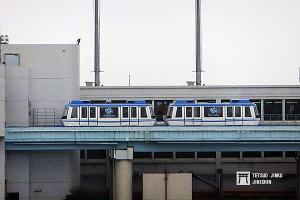 由於中運量系統有車體小、自動化程度高等優點，因此也常成為機場內各航站間的聯絡交通，像是桃園機場連接一二航廈的PMS系統，即是一例。（圖／陳威臣攝，想想論壇提供）