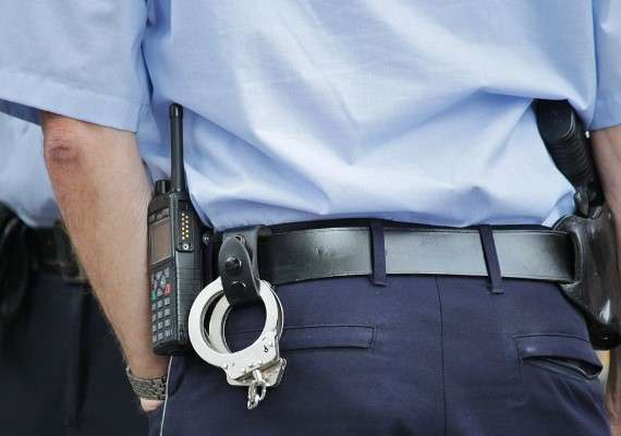 警察們最大的困擾,應該就是不知道是否該「開槍」。(圖片取自Pixabay) 警察們最大的困擾,應該就是不知道是否該「開槍」。(圖片取自Pixabay)