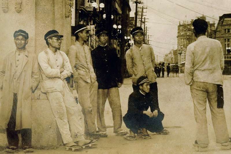 (左岸L)太陽旗下的制服_平面書封 (1).jpg (左岸L)太陽旗下的制服_平面書封 (1).jpg