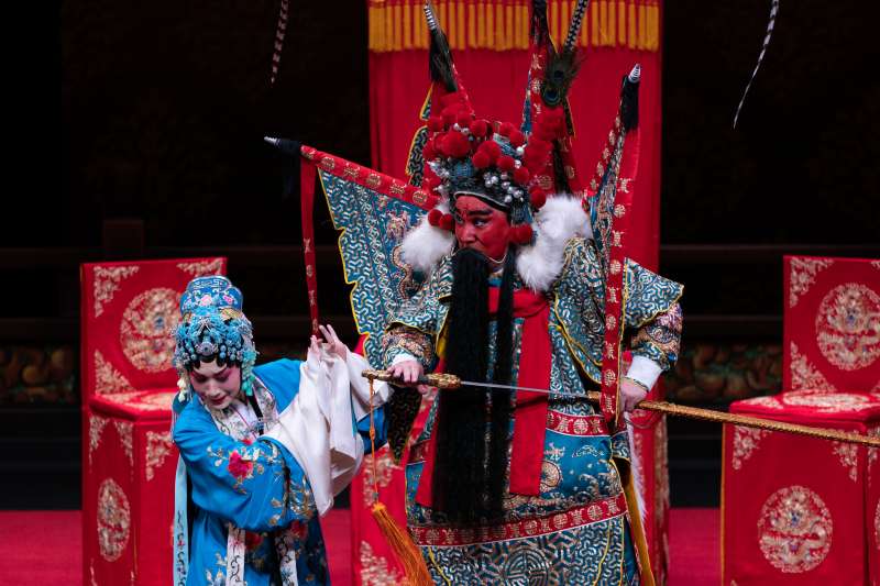 20190717-《斬經堂》中老生唐文華飾演吳漢(右),青年旦角林庭瑜飾演蘭英公主(左)。(國光劇團提供) 20190717-《斬經堂》中老生唐文華飾演吳漢(右),青年旦角林庭瑜飾演蘭英公主(左)。(國光劇團提供)