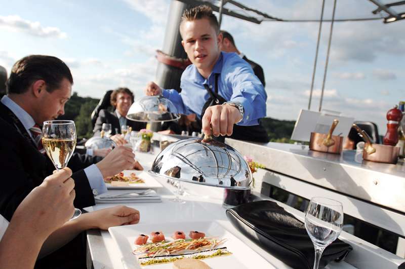 (圖/Dinner in the Sky) (圖/Dinner in the Sky)