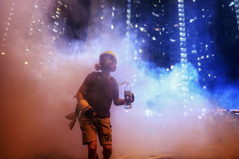 2019年8月3日，香港反送中示威，旺角、黃大仙爆發警民衝突（美聯社）