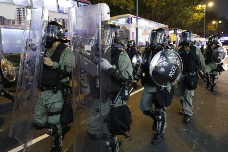 2019年8月，香港反送中示威持續延燒，民眾與警方持續衝突（AP）