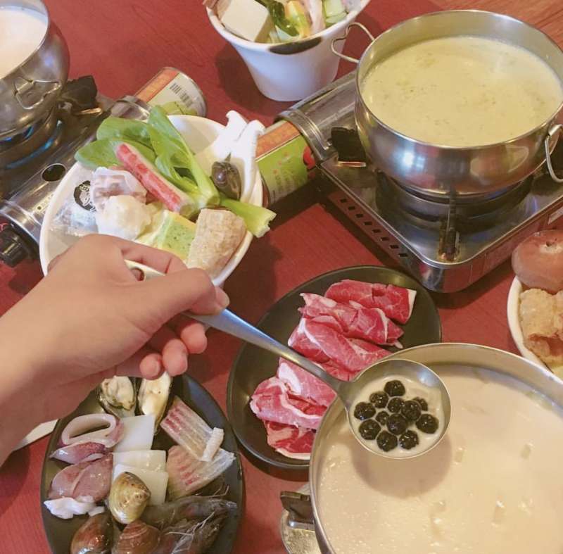 「水滬黃門」百元平價珍奶小火鍋, 白飯紅茶無限暢飲 CP值超高!(圖/wouldyoumagazine) 「水滬黃門」百元平價珍奶小火鍋, 白飯紅茶無限暢飲 CP值超高!(圖/wouldyoumagazine)