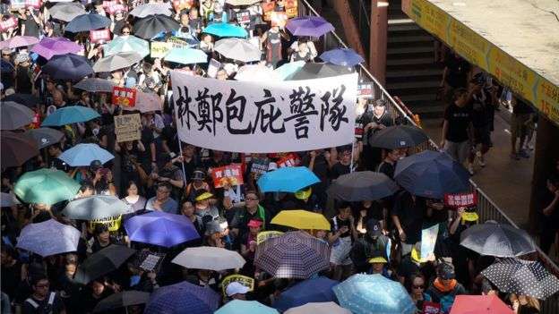 香港警察處理示威時被指濫力暴力。(BBC中文網) 香港警察處理示威時被指濫力暴力。(BBC中文網)