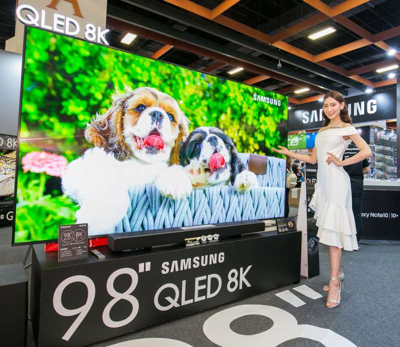 台灣三星電子於今(6)日宣布 98吋QLED 8K 量子電視即將在台上市。(圖/台灣三星電子) 台灣三星電子於今(6)日宣布 98吋QLED 8K 量子電視即將在台上市。(圖/台灣三星電子)