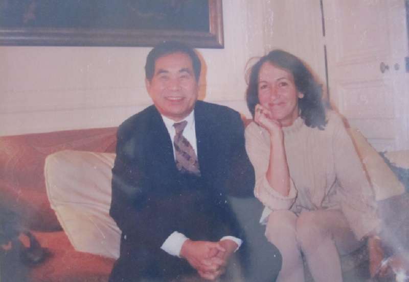謝聰敏與拉法葉案重要關係人鐘古夫人。(陳婉真臉書) 謝聰敏與拉法葉案重要關係人鐘古夫人。(陳婉真臉書)