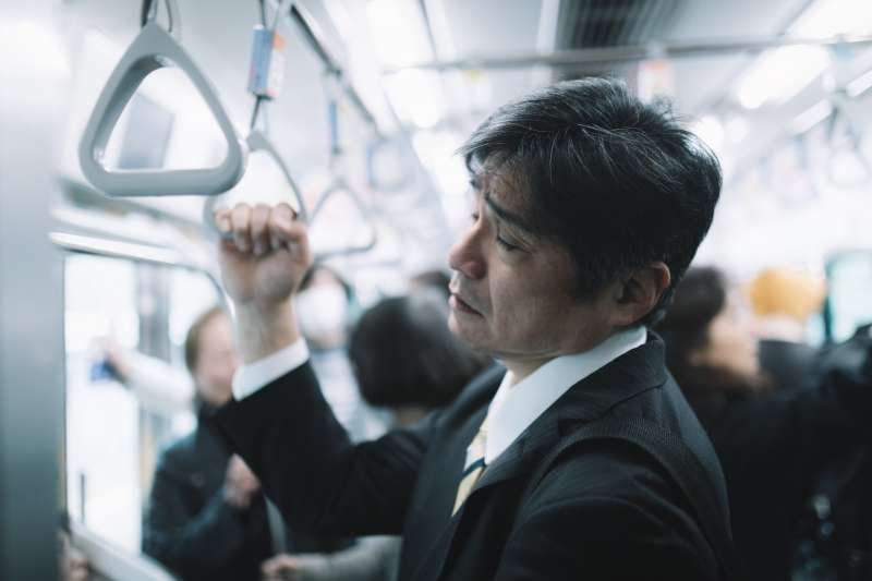 在日本工作壓力大、工時長,讓很多外國人不太能接受。(圖/pakutaso) 在日本工作壓力大、工時長,讓很多外國人不太能接受。(圖/pakutaso)