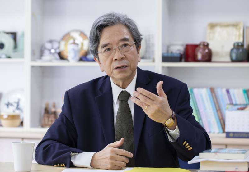 蕭新煌堅定的說:「不少民眾已經 Ready,準備迎接低碳社會的來臨!」政府不要再找藉口,應該傾聽民意、拿出魄力,推行符合民情的低碳政策。(圖/研之有物) 蕭新煌堅定的說:「不少民眾已經 Ready,準備迎接低碳社會的來臨!」政府不要再找藉口,應該傾聽民意、拿出魄力,推行符合民情的低碳政策。(圖/研之有物)