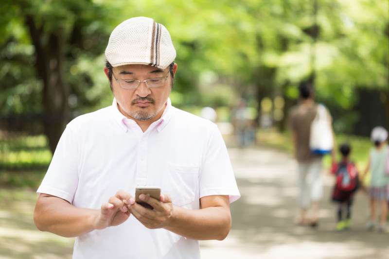 24小時不停傳訊息、打電話真的會讓人精神衰弱。(圖/pakutaso) 24小時不停傳訊息、打電話真的會讓人精神衰弱。(圖/pakutaso)
