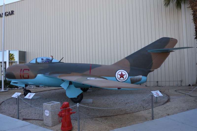 漆著北韓機徽的MiG-15殲擊機,在韓戰時主要是由史達林派遣到東北的俄國飛行員駕駛。(作者許劍虹提供) 漆著北韓機徽的MiG-15殲擊機,在韓戰時主要是由史達林派遣到東北的俄國飛行員駕駛。(作者許劍虹提供)