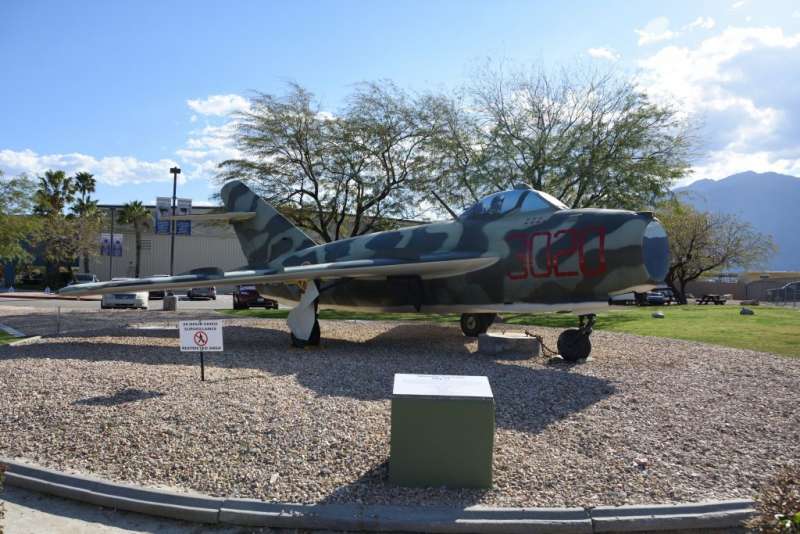 北越空軍塗裝的MiG-17殲擊機，過去在台海戰役時曾是中華民國空軍F-86，到越南上空卻能讓F-105及F-4等新銳戰機吃盡苦頭。（作者許劍虹提供）