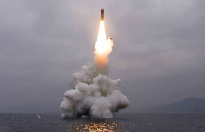 北極星3型潛射彈道飛彈。(勞動新聞) 北極星3型潛射彈道飛彈。(勞動新聞)