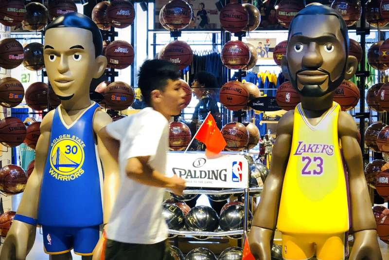 「莫雷挺港」風暴持續延燒,以後在中國還能不能看到NBA,現在仍是未知數。(美聯社) 「莫雷挺港」風暴持續延燒,以後在中國還能不能看到NBA,現在仍是未知數。(美聯社)
