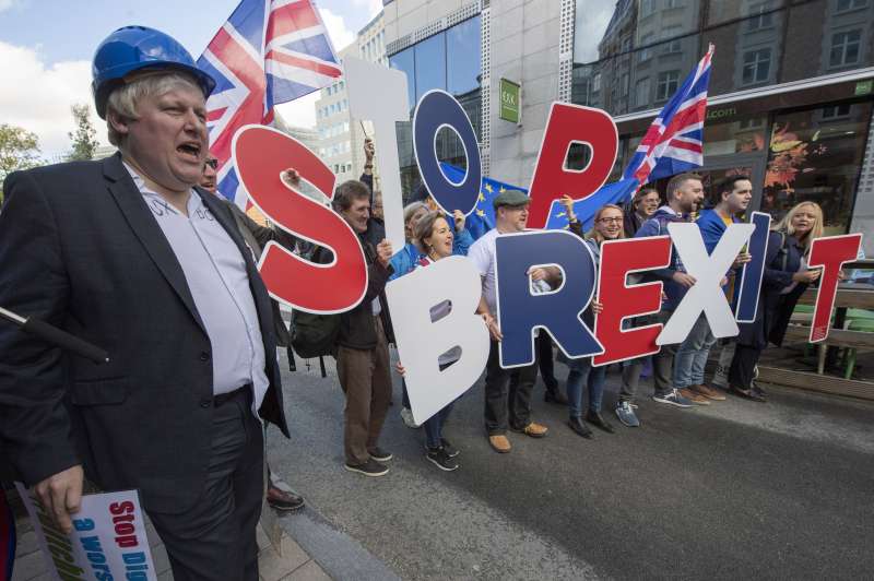 反對英國脫歐的抗議民眾。(AP) 反對英國脫歐的抗議民眾。(AP)