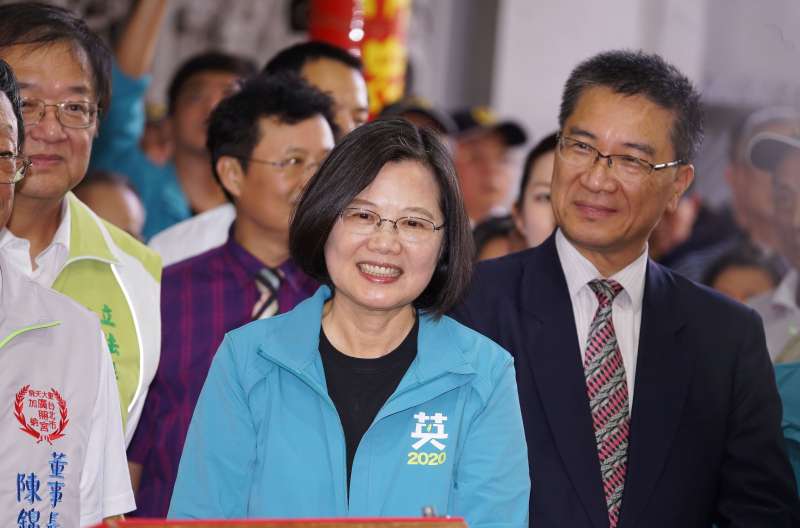 20191027-總統蔡英文、內政部長徐國勇27日參拜廣照宮。(盧逸峰攝) 20191027-總統蔡英文、內政部長徐國勇27日參拜廣照宮。(盧逸峰攝)