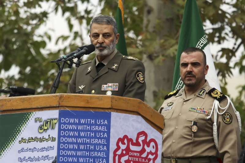 伊朗參謀總長穆薩維將軍(Abdolrahim Mousavi)參與伊朗紀念人質危機的活動。(AP) 伊朗參謀總長穆薩維將軍(Abdolrahim Mousavi)參與伊朗紀念人質危機的活動。(AP)