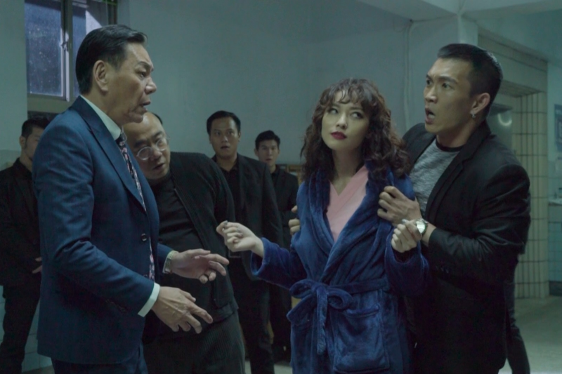 姚以緹在片中分飾大哥的女人與變性人兩角,演技大突破,獲得今年金馬獎最佳女配角提名。(圖/江湖無難事臉書粉專) 姚以緹在片中分飾大哥的女人與變性人兩角,演技大突破,獲得今年金馬獎最佳女配角提名。(圖/江湖無難事臉書粉專)