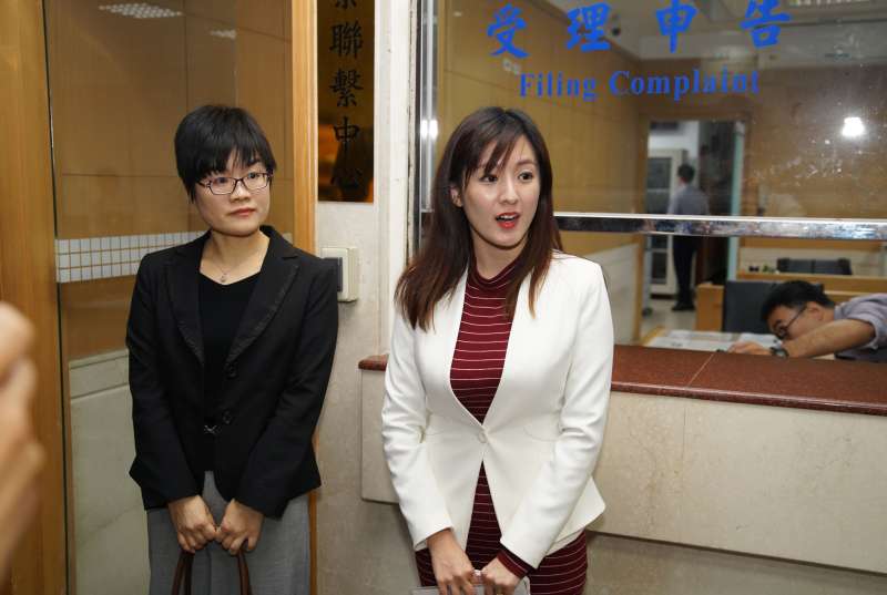 20191120-韓國瑜競選辦公室發言人何庭歡,偕同律師前往北檢針對壹週刊報導內容,與台北市議員阮昭雄進行提告。(盧逸峰攝) 20191120-韓國瑜競選辦公室發言人何庭歡,偕同律師前往北檢針對壹週刊報導內容,與台北市議員阮昭雄進行提告。(盧逸峰攝)