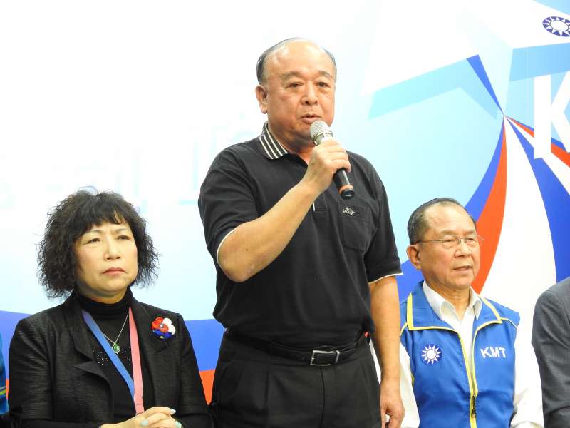 20191120-國民黨20日下午於黨部舉行不分區立委聯合記者會,介紹前16名不分區立委。國民黨不分區立委候選人、陸軍前副司令吳斯懷。(羅暐智攝) 20191120-國民黨20日下午於黨部舉行不分區立委聯合記者會,介紹前16名不分區立委。國民黨不分區立委候選人、陸軍前副司令吳斯懷。(羅暐智攝)