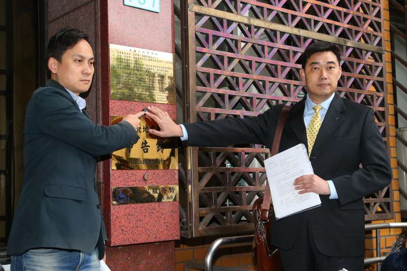 20191202-韓國瑜競選辦公室發言人葉元之(左)、韓國瑜競選辦公室法律顧問葉慶元律師(右)2日前往北檢針對時代力量立法委員黃國昌進行提告。(顏麟宇攝) 20191202-韓國瑜競選辦公室發言人葉元之(左)、韓國瑜競選辦公室法律顧問葉慶元律師(右)2日前往北檢針對時代力量立法委員黃國昌進行提告。(顏麟宇攝)