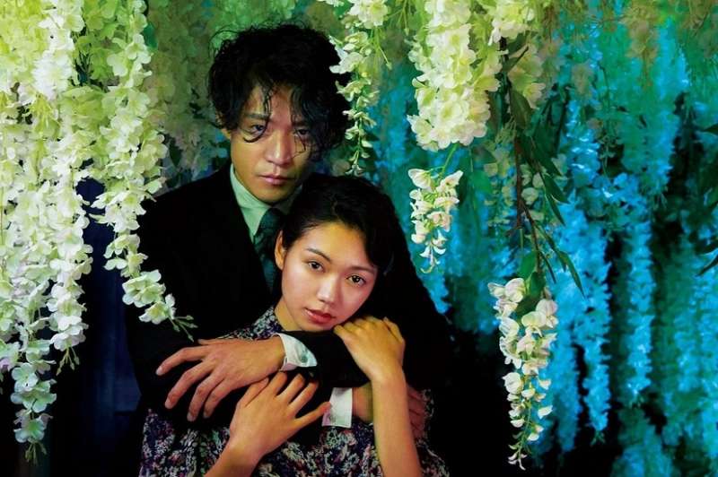 《人間失格:太宰治與他的3個女人》劇照。(圖/車庫娛樂提供) 《人間失格:太宰治與他的3個女人》劇照。(圖/車庫娛樂提供)