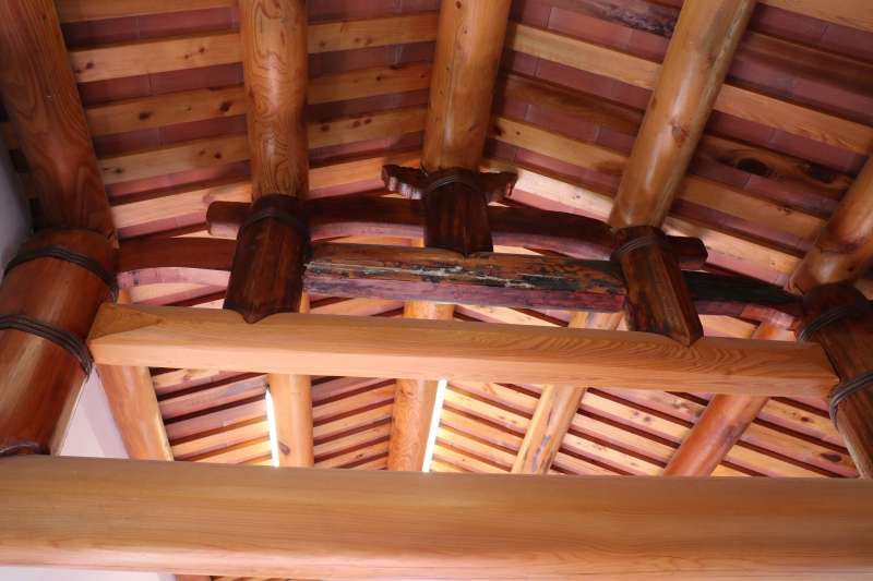 國定古蹟「蓉鏡齋」修復，以新舊交疊方式，採用台灣最珍貴千年檜木做為建材，以彰顯書齋的風韻與典雅和傳承優秀的歷史文化。（圖／王秀禾攝）