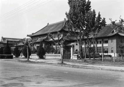 位於金南京市鼓樓區薩家灣的「國民政府鐵道部」,抗戰勝利後改為國民政府行政院(作者賈忠偉提供) 位於金南京市鼓樓區薩家灣的「國民政府鐵道部」,抗戰勝利後改為國民政府行政院(作者賈忠偉提供)