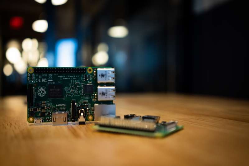樹莓派(Raspberry Pi)單機開發板,學習編寫程式與開發的樂趣。(Jeff Loucks@Unsplash) 樹莓派(Raspberry Pi)單機開發板,學習編寫程式與開發的樂趣。(Jeff Loucks@Unsplash)