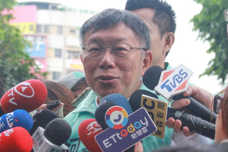 20191229-台灣民眾黨主席、台北市長柯文哲29日在高雄進行車隊掃街。(方炳超攝) 20191229-台灣民眾黨主席、台北市長柯文哲29日在高雄進行車隊掃街。(方炳超攝)