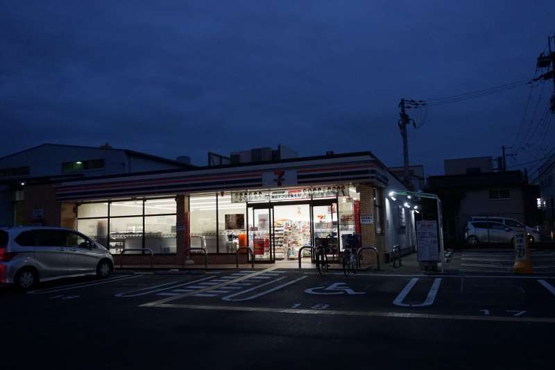 東大阪市・南上小阪店以「7–11加盟店」身份最後一天營業的身影。2019/12/30(圖/CHANG, Yu-Chieh) 東大阪市・南上小阪店以「7–11加盟店」身份最後一天營業的身影。2019/12/30(圖/CHANG, Yu-Chieh)
